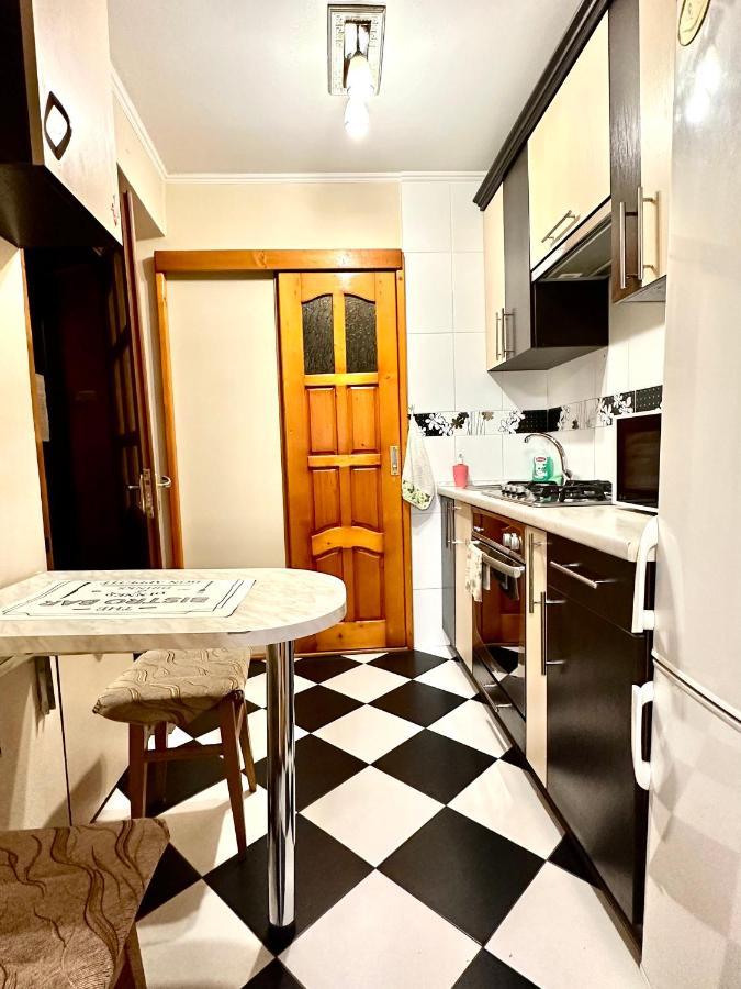 Romantic Apartments- In Historical Center Лвив Екстериор снимка