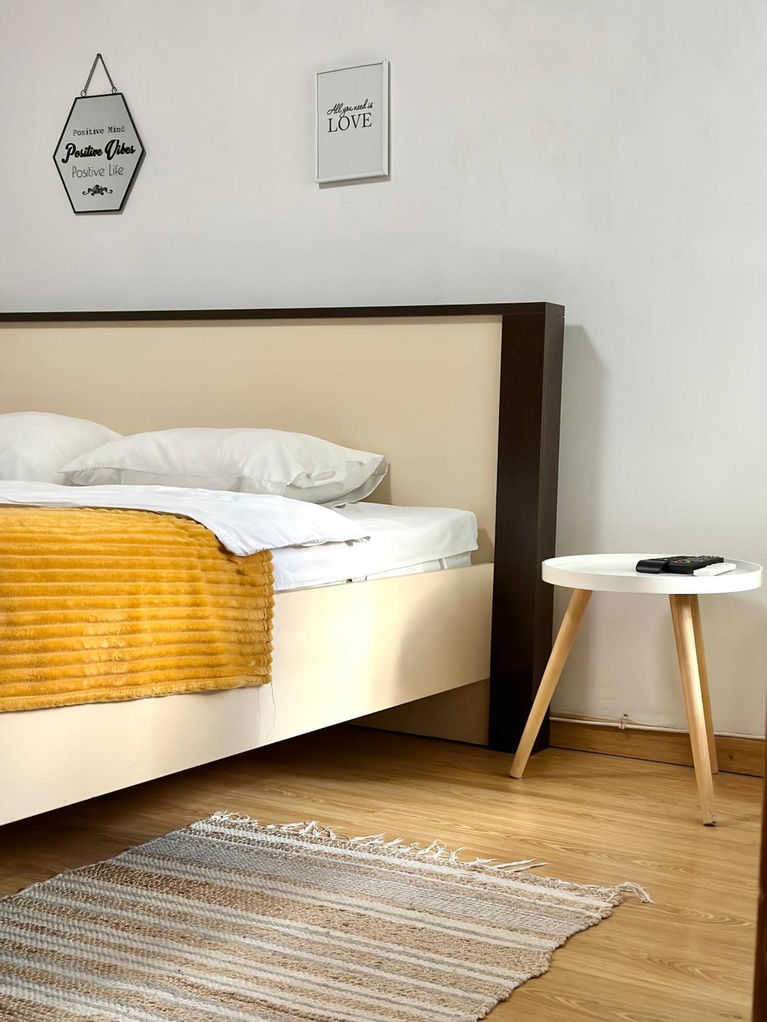 Romantic Apartments- In Historical Center Лвив Екстериор снимка