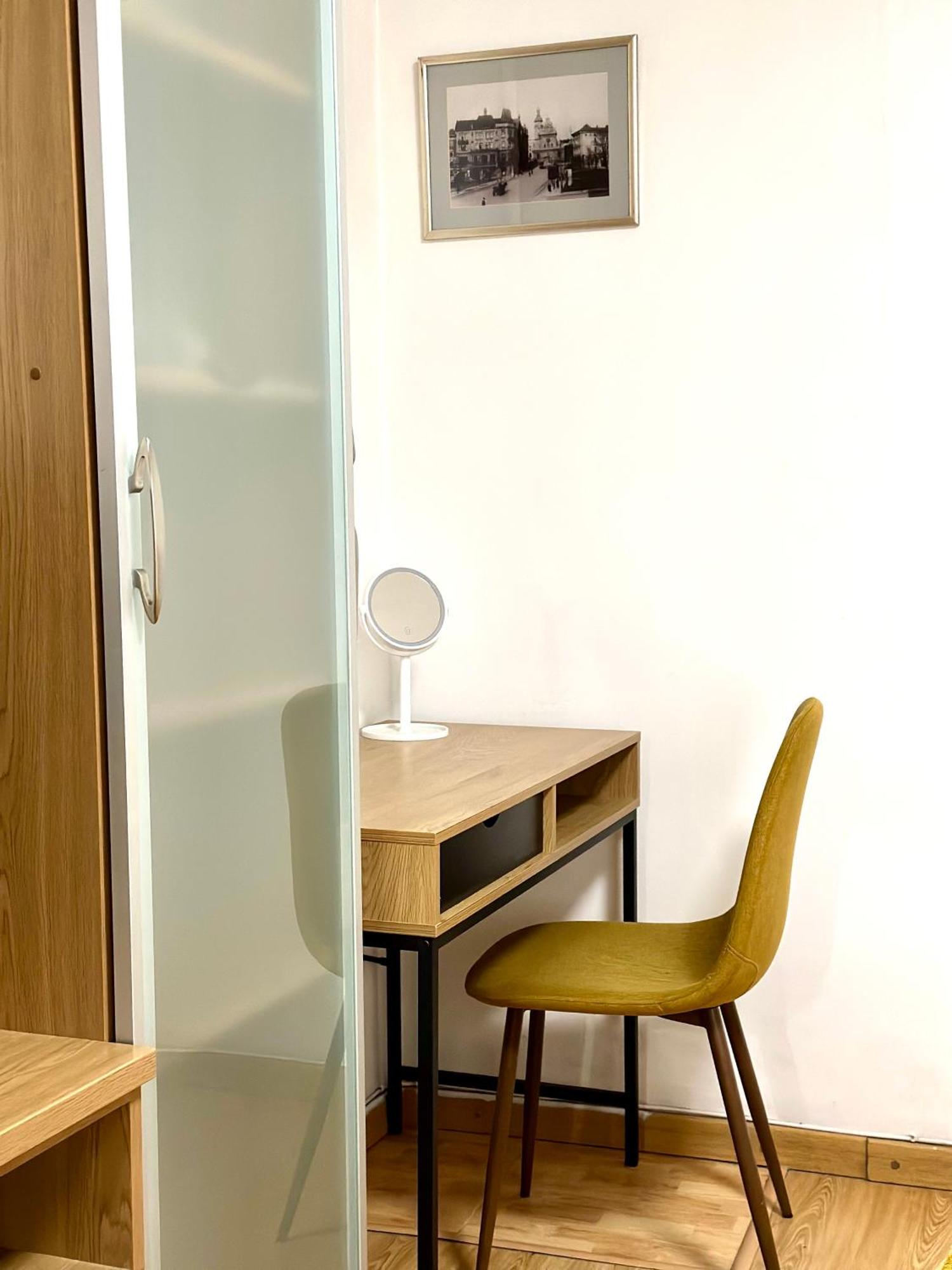 Romantic Apartments- In Historical Center Лвив Екстериор снимка